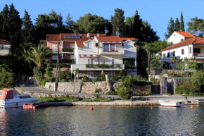 Apartments by the sea Vrboska (Hvar) - 541